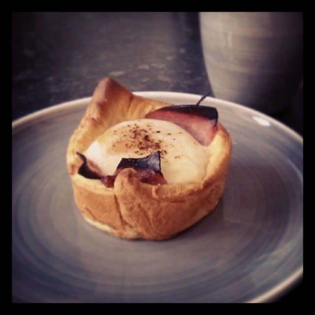 Baked eggs and ham in croissant cups! Delicious but all gone @gupster! (cc @41feasts)