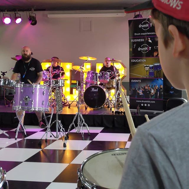 A brilliant session by @drumhiit at the #crickladefestival today. #drumming @thecrickladeclub